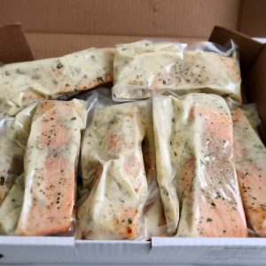 Saumon grillé, sauce crème vin blanc (déja cuit)